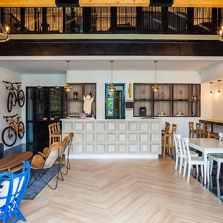Travel Light Hostel Pattaya